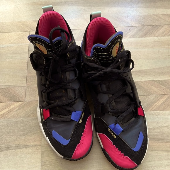 Men’s Jordan Size9.5 - Picture 1 of 4